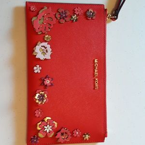 Michael Kors Bags - Michael Kors wristlet Michael Kors Bags - Michael Kors wristlet
